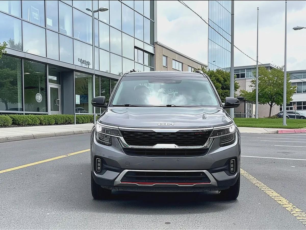 AED 976 P.m | Kia Seltos GT Line 2022 GCC Specs - Excellent Condition | Under warranty-9-9