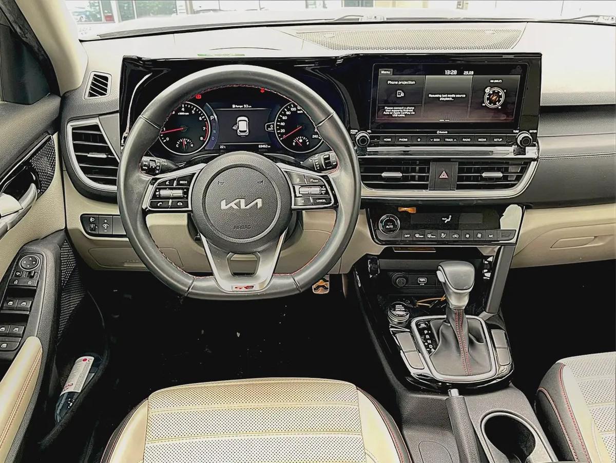 AED 976 P.m | Kia Seltos GT Line 2022 GCC Specs - Excellent Condition | Under warranty-10-10