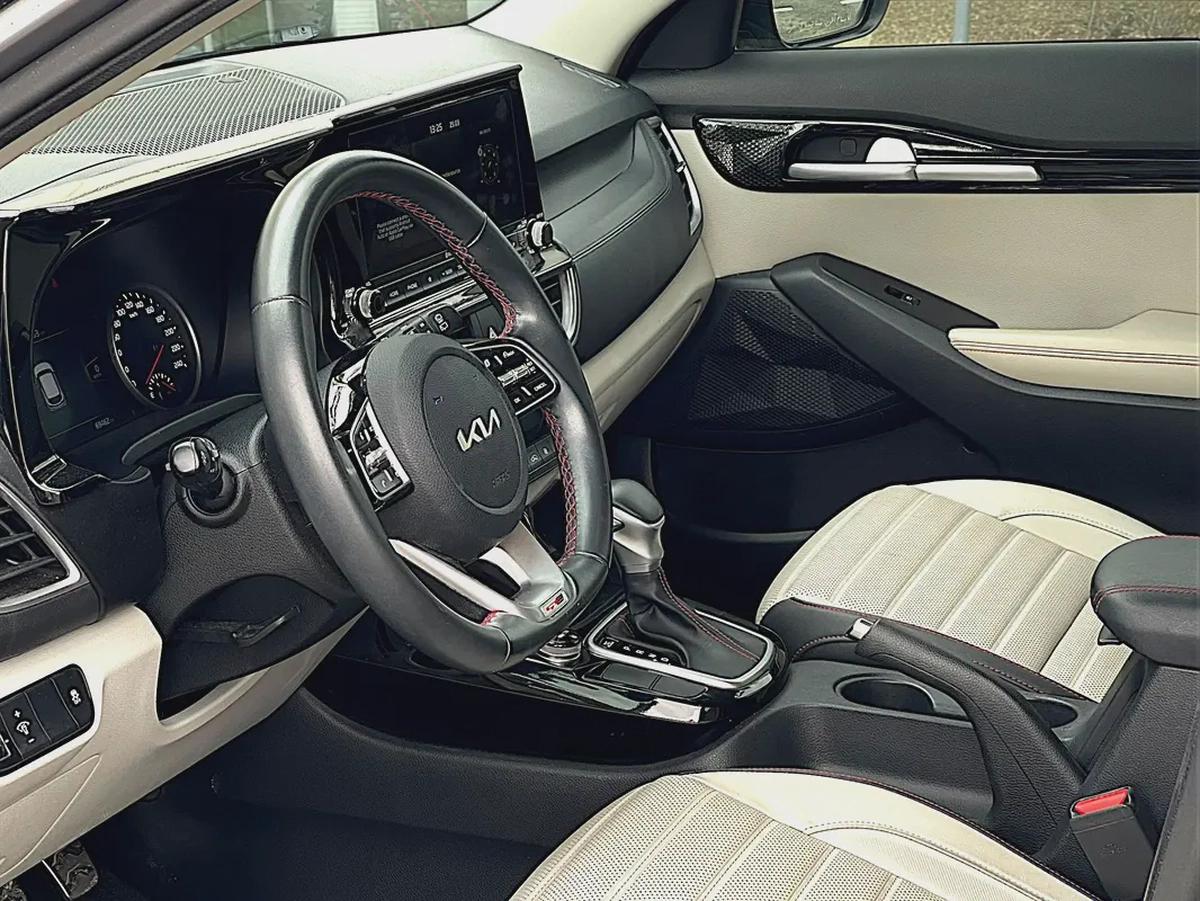 AED 976 P.m | Kia Seltos GT Line 2022 GCC Specs - Excellent Condition | Under warranty-13-13