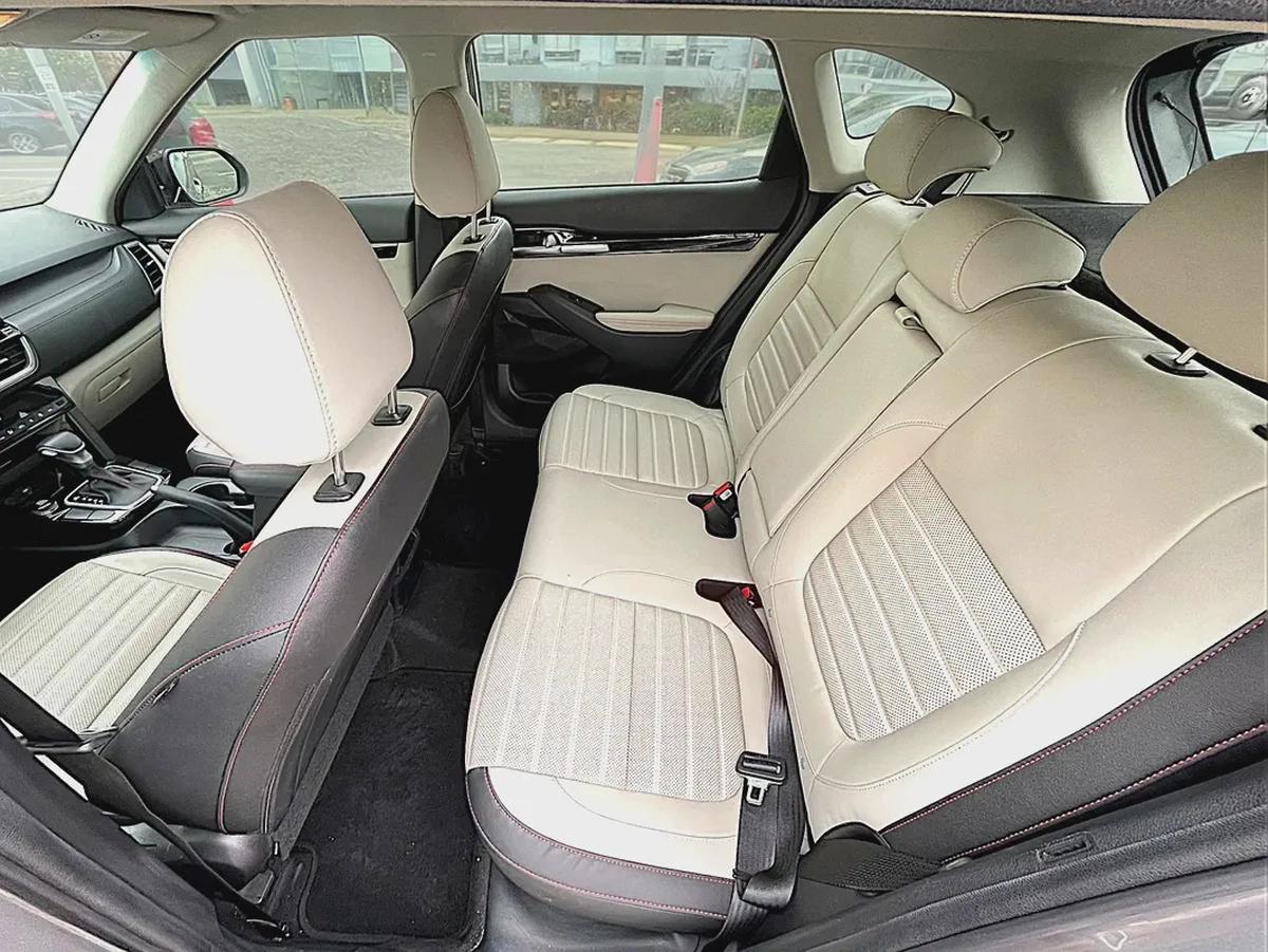 AED 976 P.m | Kia Seltos GT Line 2022 GCC Specs - Excellent Condition | Under warranty-19-19