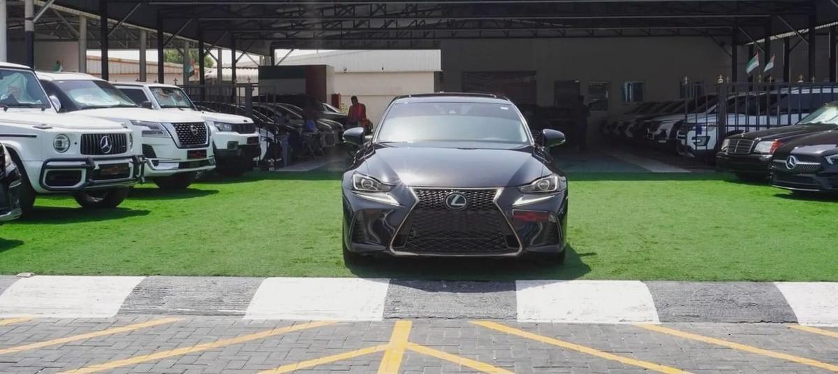 لكزس is300 موديل 2020 وارد امريكي-3-3