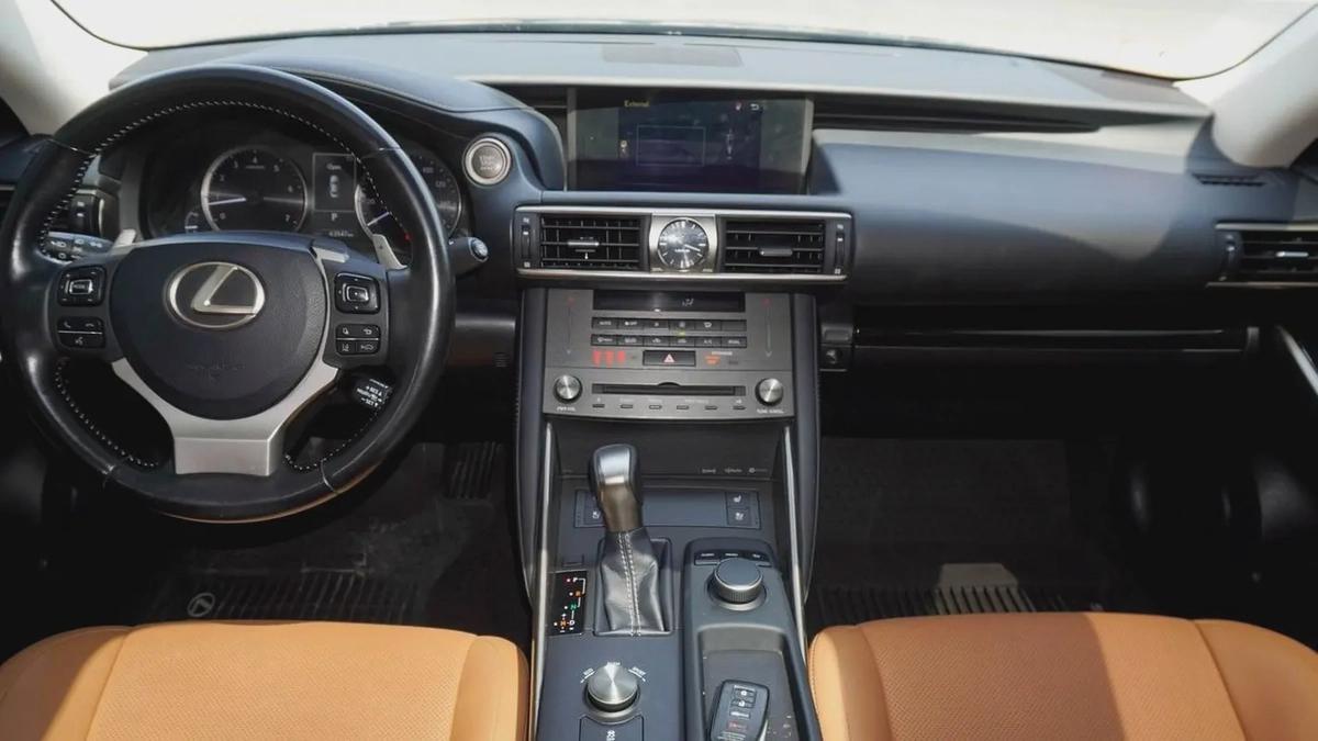 لكزس is300 موديل 2020 وارد امريكي-10-10