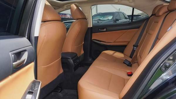 لكزس is300 موديل 2020 وارد امريكي