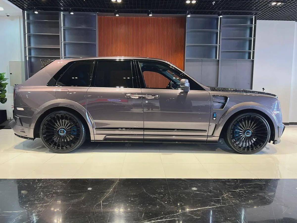 ROLLS ROYCE CULLINAN BLACK BADGE / 2021 / 34,348KMs ONLY / STARLIGHTS / MANSORY PACKAGE-1-1