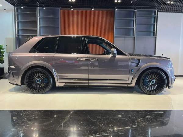 ROLLS ROYCE CULLINAN BLACK BADGE / 2021 / 34,348KMs ONLY / STARLIGHTS / MANSORY PACKAGE