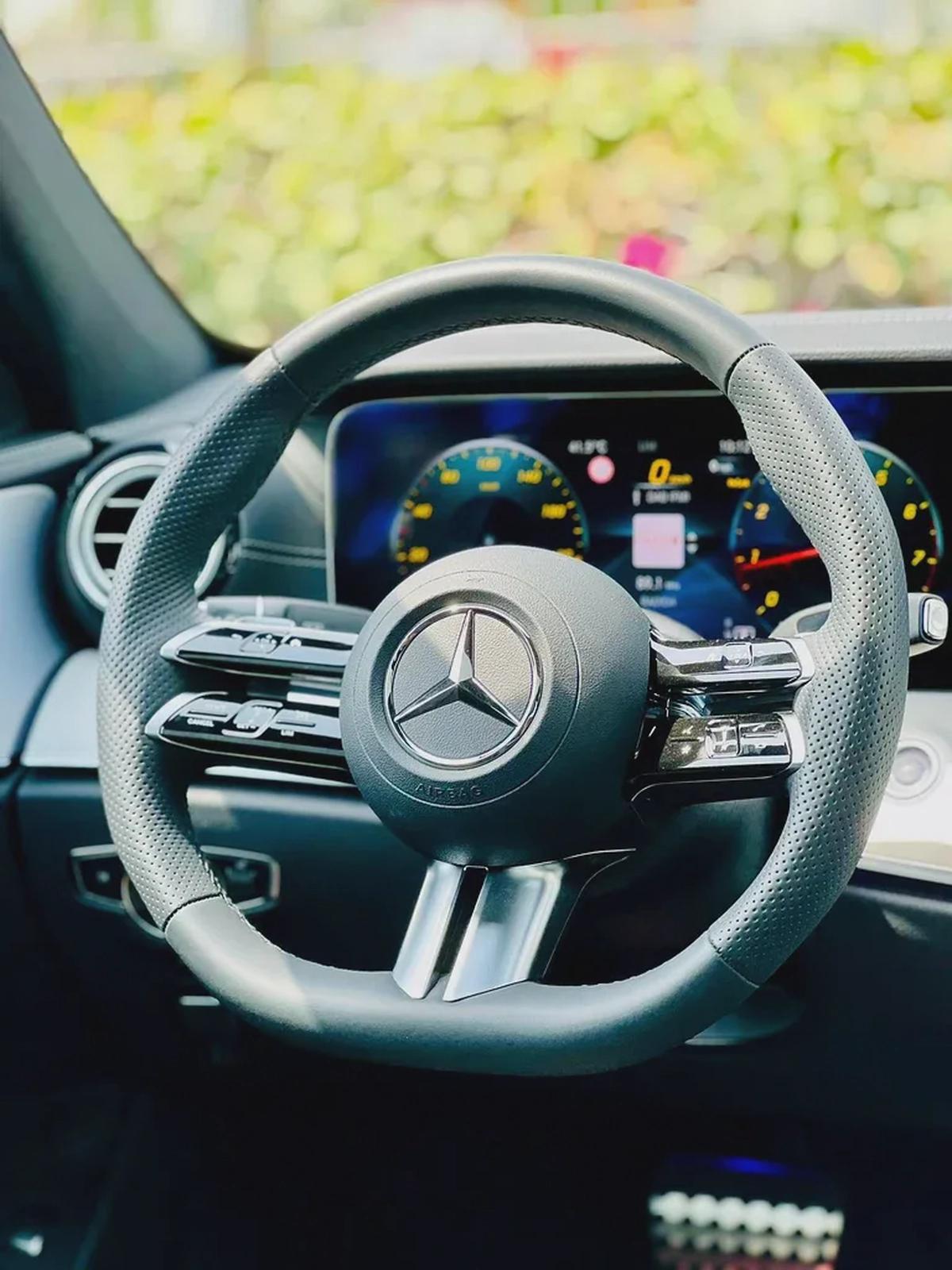 MERCEDES BENZ E200 AMG | BRAND NEW | GCC SPECS | YEAR: 2023 | 5-YEAR GARGASH WARRANTY + 5-YEAR SERVICE CONTRACT-5-5