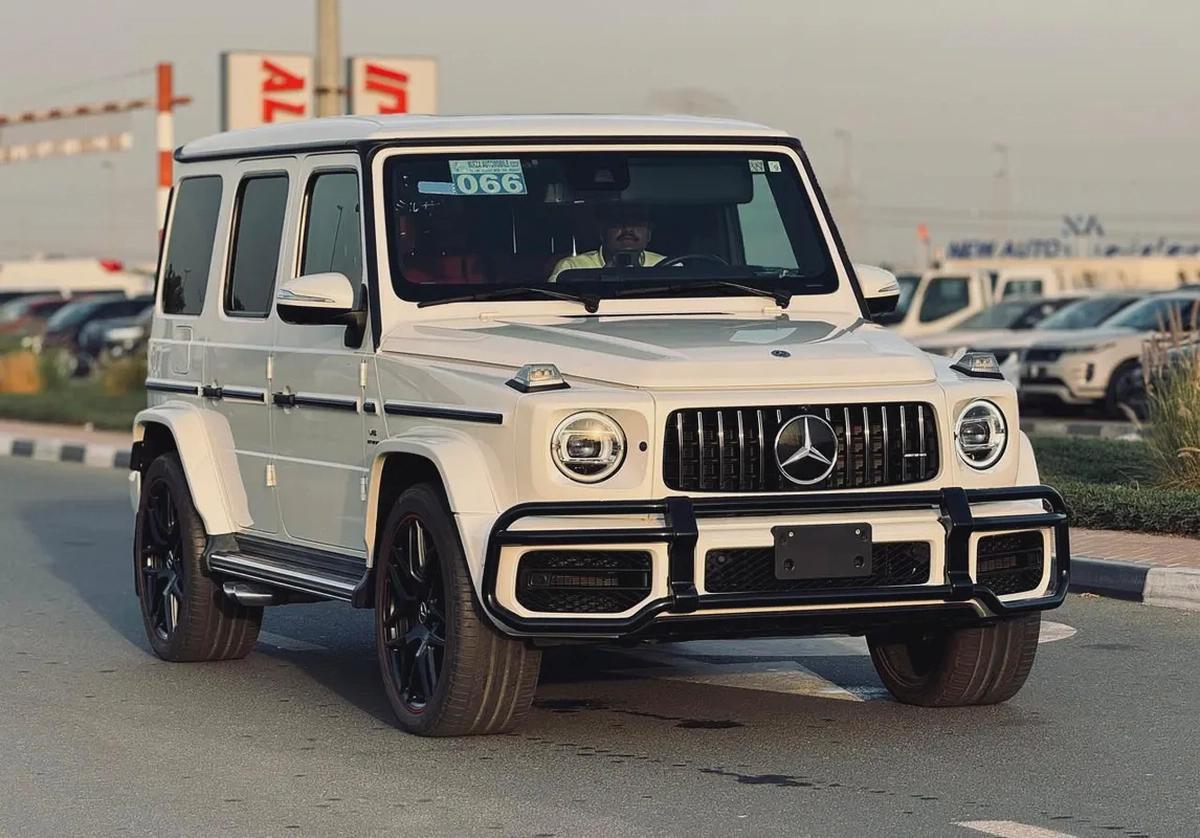 BENZ G63 AMG | 2021 | 27000Kms | RED INTERIOR | MINT CONDITION | FRESH JAPAN IMPORT-4-4
