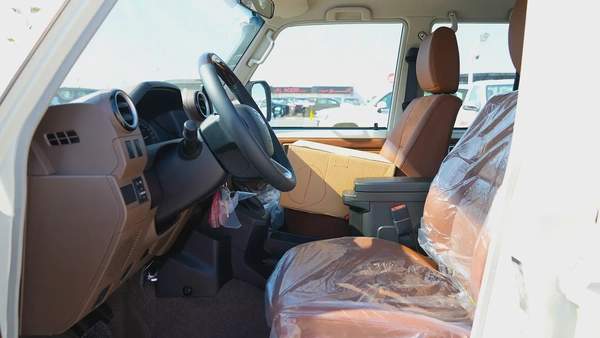 TOYOTA LANDCRUISER LC76 4.0L PETROL A/T full option