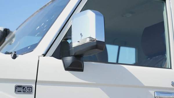 TOYOTA LANDCRUISER LC76 4.0L PETROL A/T full option