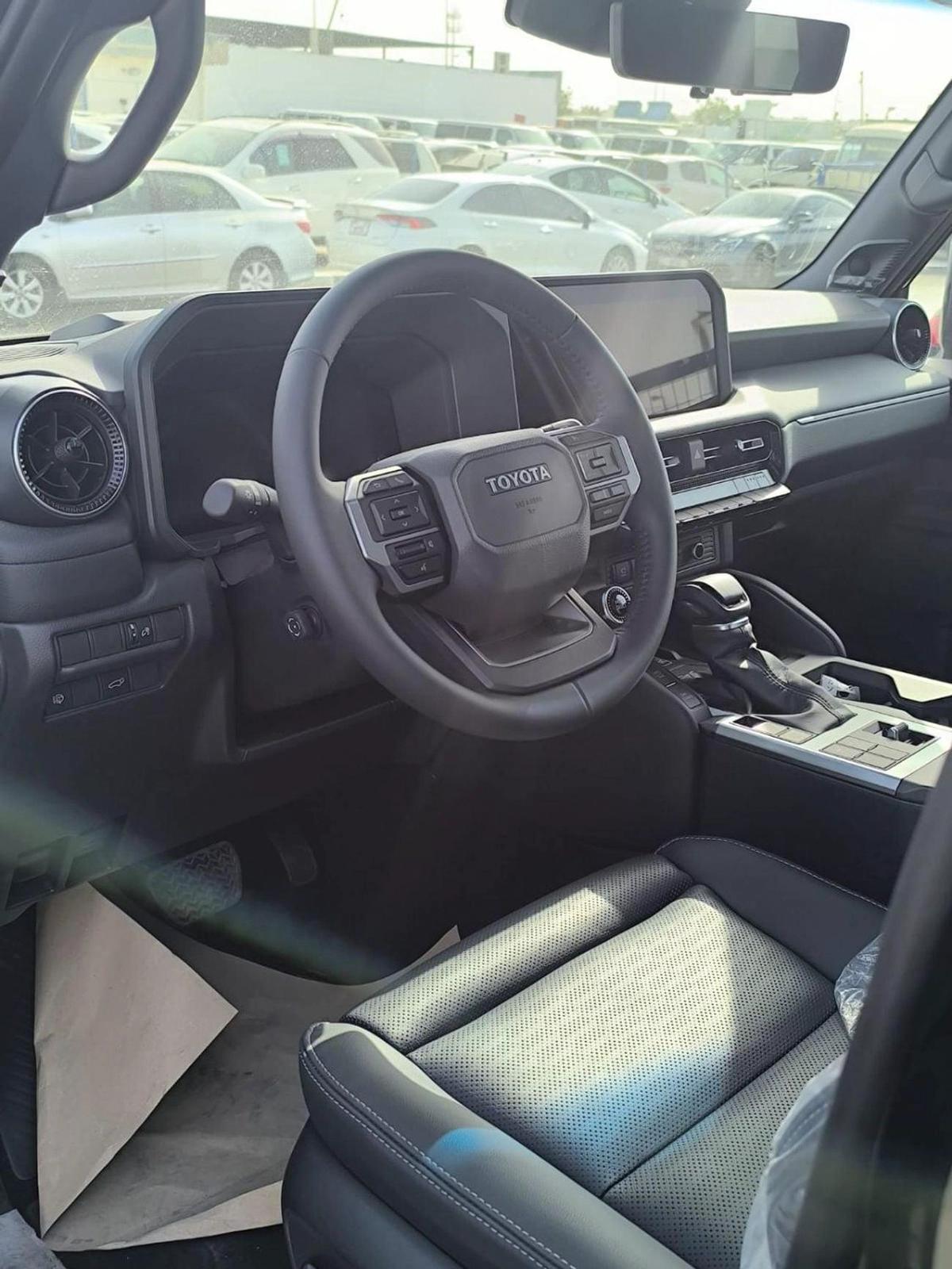 Toyota Prado TOYOTA PRADO LUXURY 2.4L PETROL-7-7