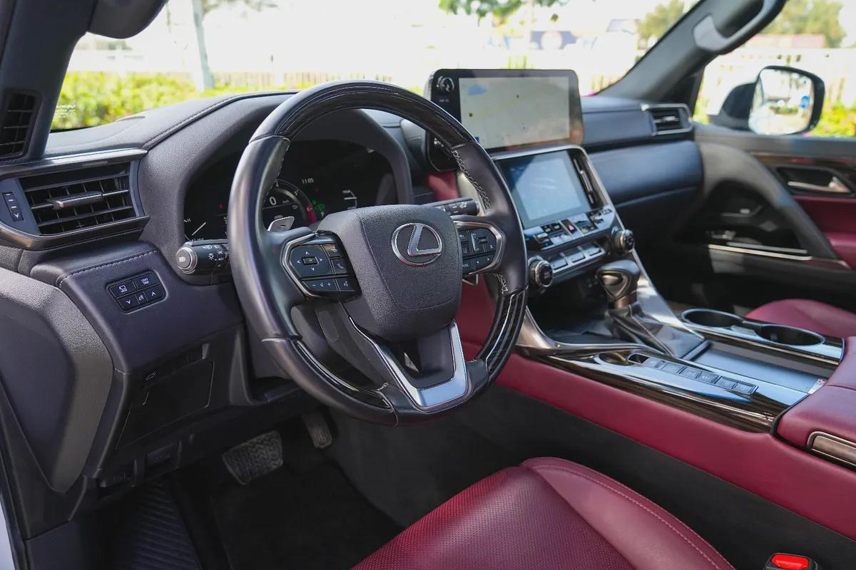 LEXUS LX600 SIGNATURE 2024!! GCC SPECS!! WARRANTY AND SERVICE CONTRACT FROM AL FUTTAIM-4-4