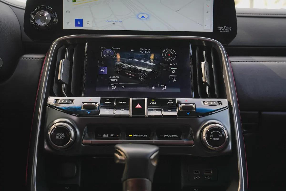 LEXUS LX600 SIGNATURE 2024!! GCC SPECS!! WARRANTY AND SERVICE CONTRACT FROM AL FUTTAIM-8-8