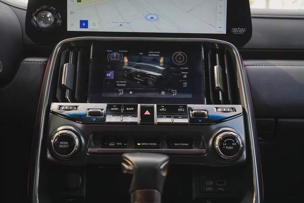 LEXUS LX600 SIGNATURE 2024!! GCC SPECS!! WARRANTY AND SERVICE CONTRACT FROM AL FUTTAIM