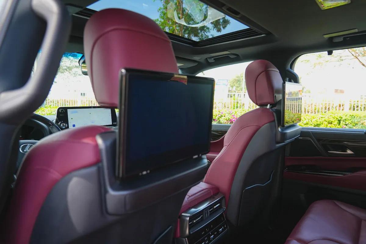 LEXUS LX600 SIGNATURE 2024!! GCC SPECS!! WARRANTY AND SERVICE CONTRACT FROM AL FUTTAIM-11-11