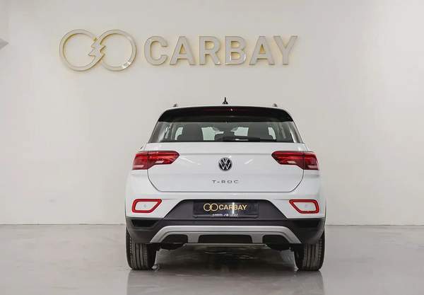 AED 1237 PM | VW T-ROC 2024 | UNDER 3 YEAR AGENCY WARRANTY & SERVICE CONTRACT | LOW KMS | GCC