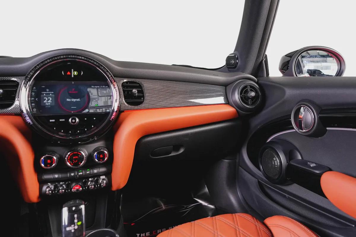 Mini Cooper S -GCC-Agency Warranty Service valid till December 2027-10-10