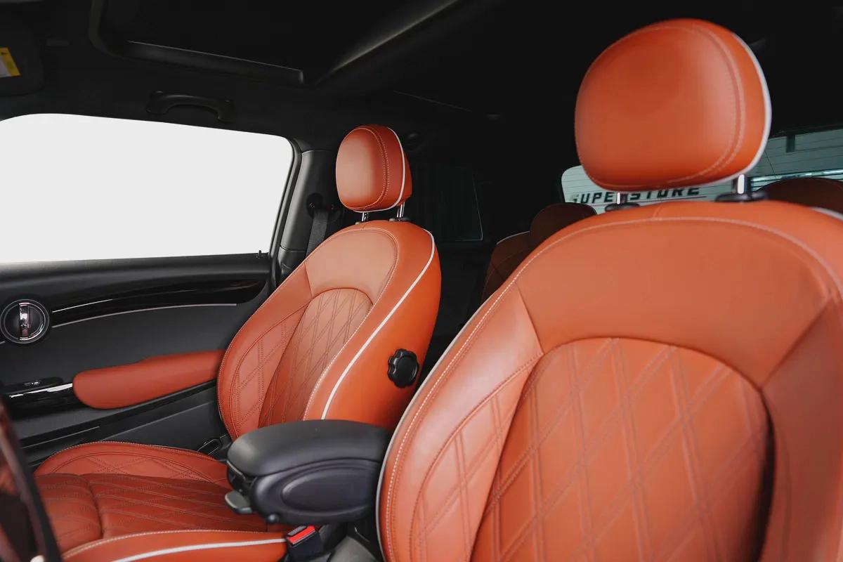 Mini Cooper S -GCC-Agency Warranty Service valid till December 2027-11-11