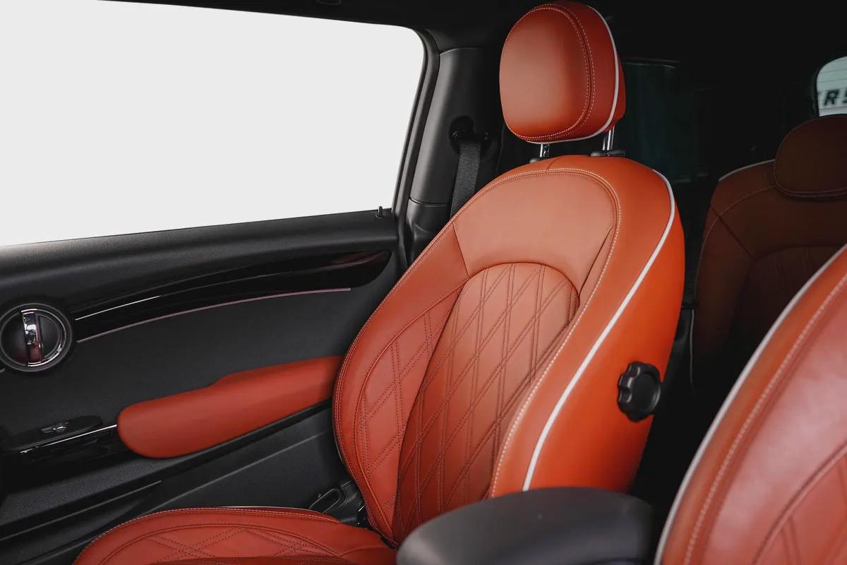 Mini Cooper S -GCC-Agency Warranty Service valid till December 2027-12-12