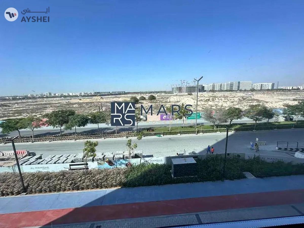 Elegant One-Bedroom Apartment with Stunning Views, No Balcony: Modern Design, Prime Location-0-0