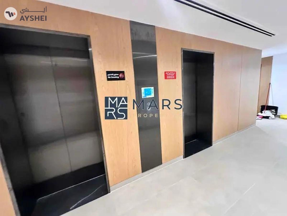 Elegant One-Bedroom Apartment with Stunning Views, No Balcony: Modern Design, Prime Location-8-8