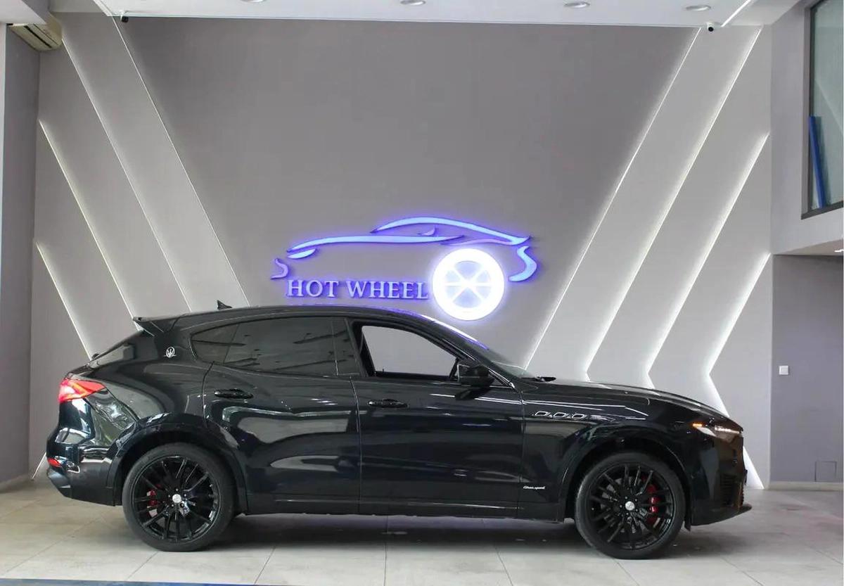 2019 - Maserati Levante SQ4 GCC-10-10