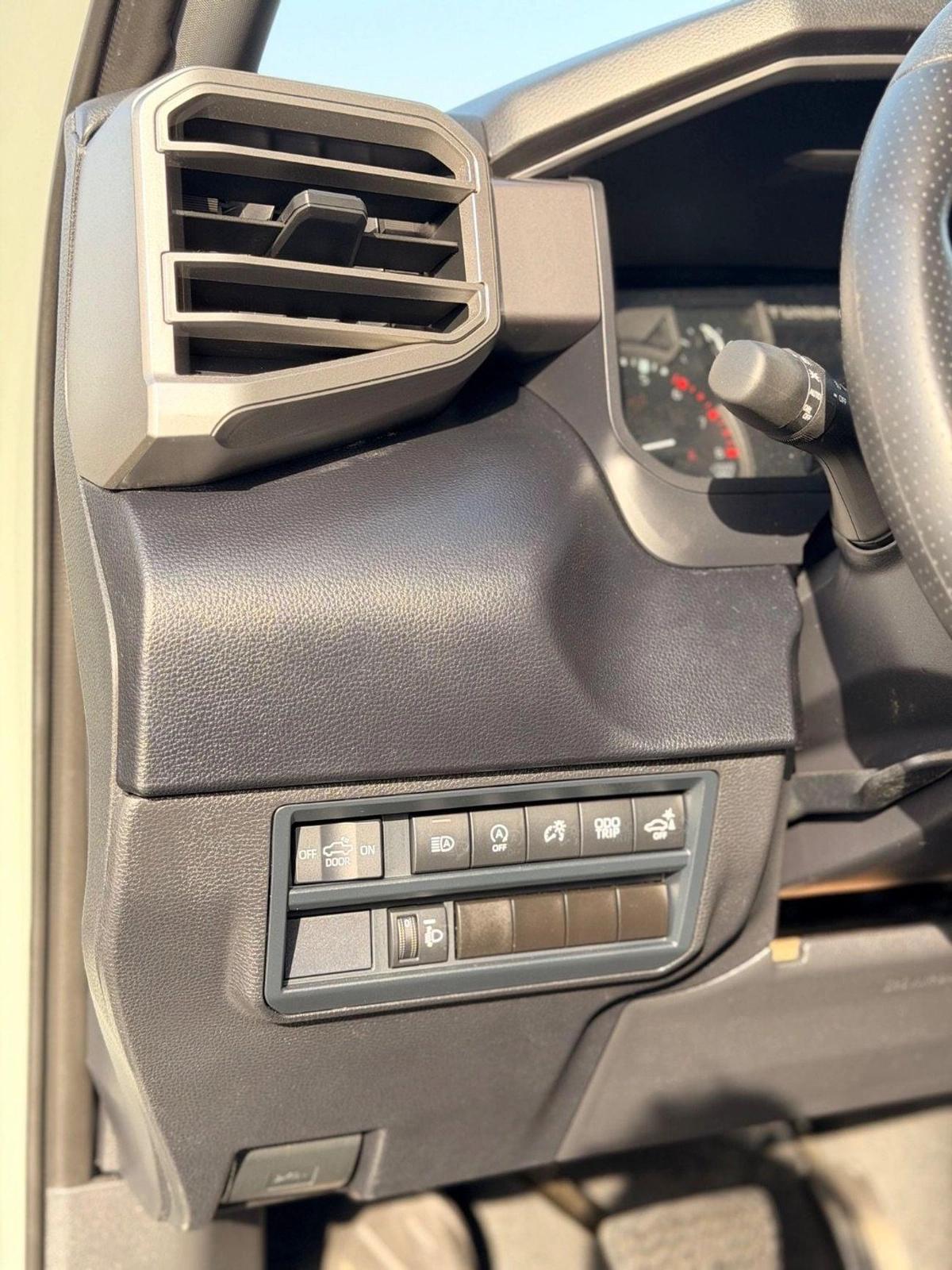 Toyota Tundra Toyota Tundra 2025 model low mileage-15-15