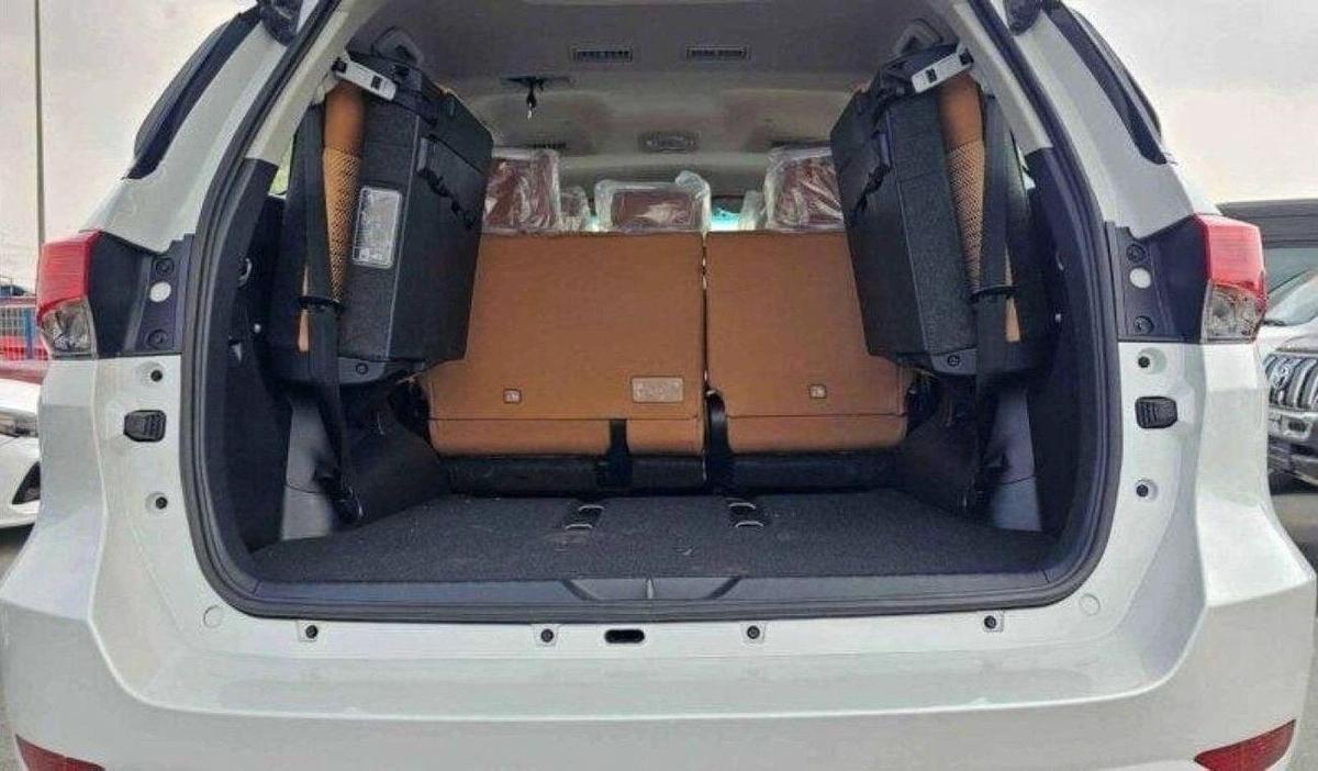 Toyota Fortuner Toyota Fortuner 2.7L petrol Full Option 4x4 2024-9-9