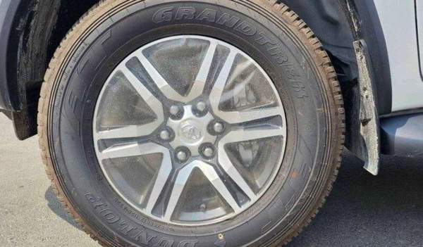 Toyota Fortuner Toyota Fortuner 2.7L petrol Full Option 4x4 2024