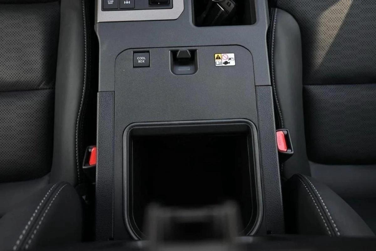 Toyota Prado LC 250 i- FORCE First Edition Hybrid-5-5