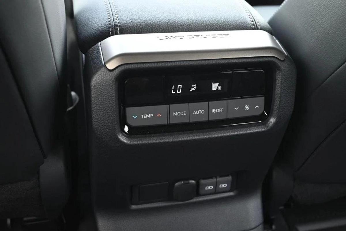 Toyota Prado LC 250 i- FORCE First Edition Hybrid-7-7
