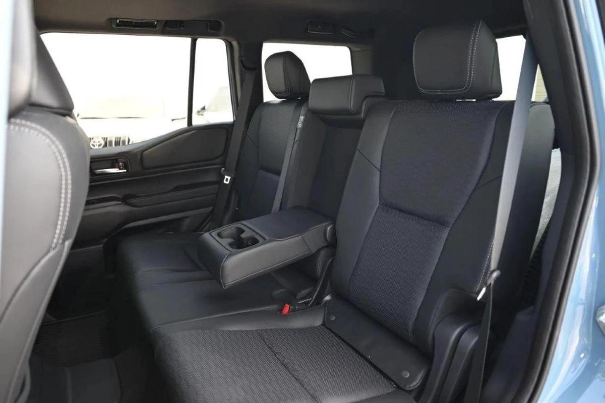Toyota Prado LC 250 i- FORCE First Edition Hybrid-14-14