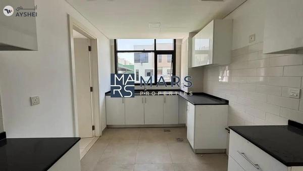 SPACIOUS 4BHK END UNIT VILLA FOR RENT IN NASMA