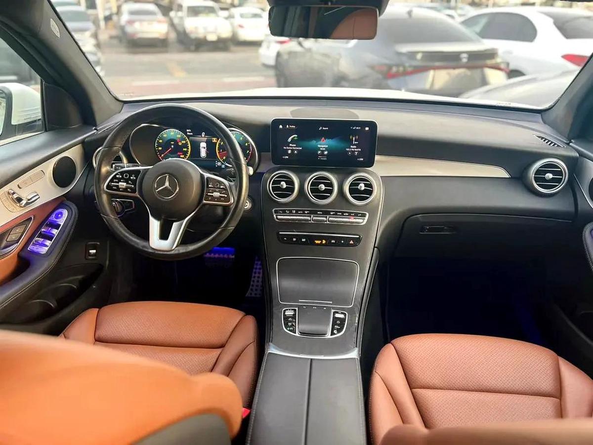 Mercedes benz Glc300 Model 2021-6-6