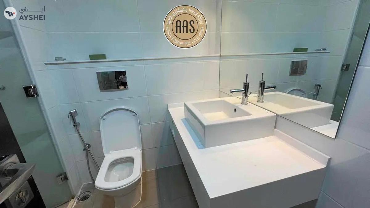 spacious 3bhk in sheikh zayad road rent only 242k-9-9