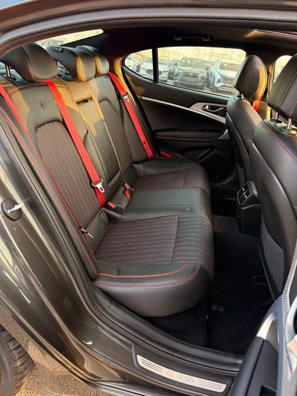 Genesis G70 Platinum 2.0L AWD