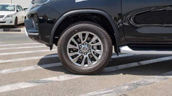 Toyota Fortuner TOYOTA FORTUNER VX SR5 V6 CYLINDER, 4.0P, BLACK COLOR TAN INTERIOR, 4WD