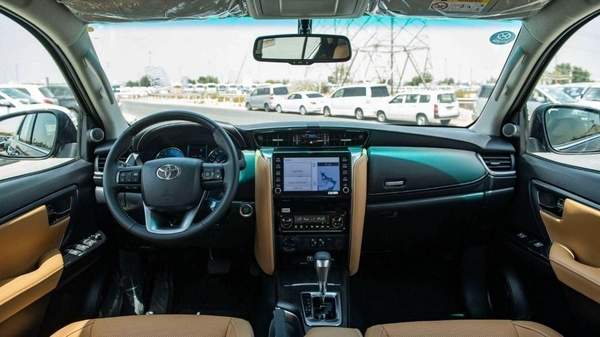 Toyota Fortuner TOYOTA FORTUNER VX SR5 V6 CYLINDER, 4.0P, BLACK COLOR TAN INTERIOR, 4WD