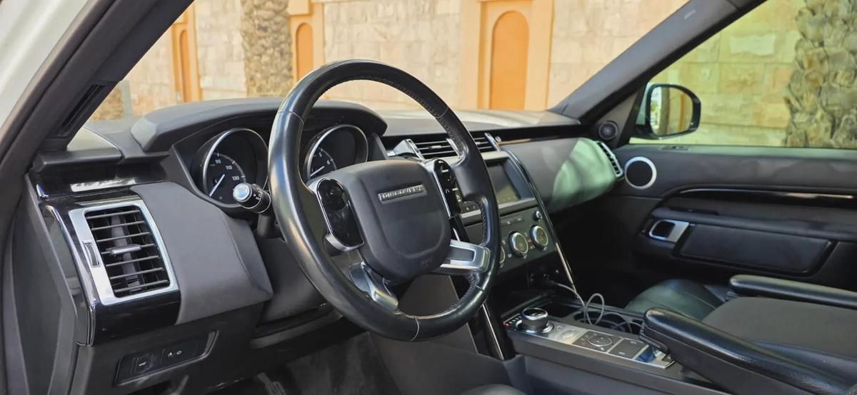 2019 Land Rover Discovery SE-Excellent condition-Bank Finance Available-7-7