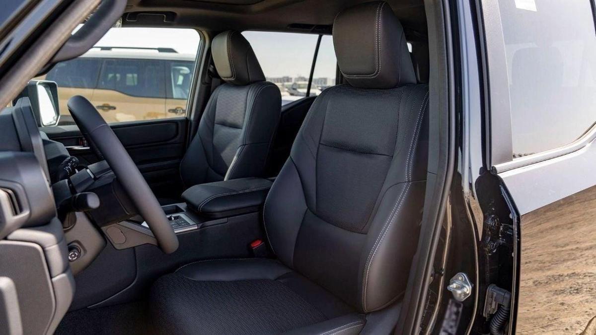 Toyota Prado TOYOTA PRADO 250 WX 2.4P AT ADVENTURE – BLACK-7-7