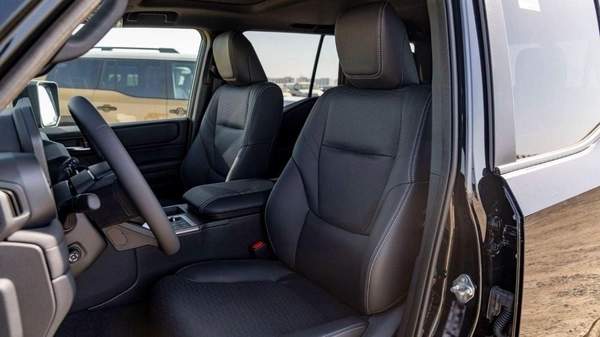 Toyota Prado TOYOTA PRADO 250 WX 2.4P AT ADVENTURE – BLACK