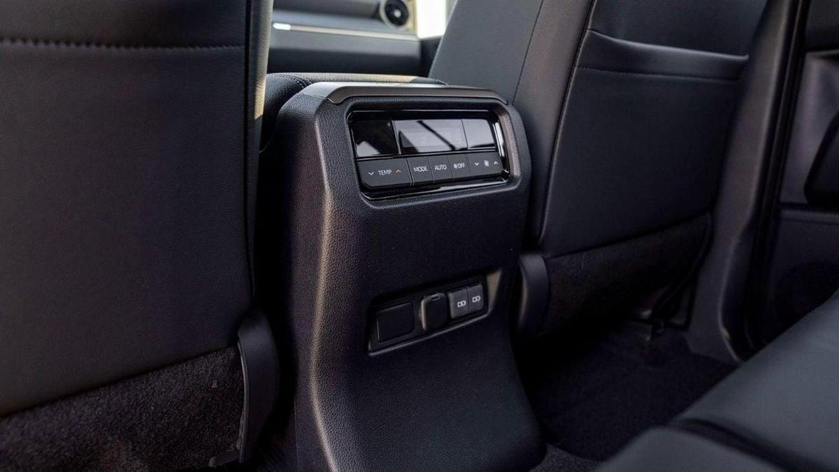Toyota Prado TOYOTA PRADO 250 WX 2.4P AT ADVENTURE – BLACK-16-16