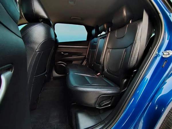 Hyundai Tucson 2023 US specs Clean Title With Original Paint Mid Option With Very Low KM