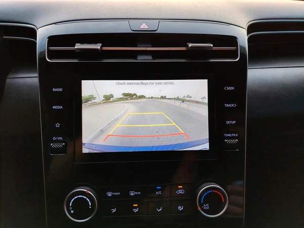 Hyundai Tucson 2023 US specs Clean Title With Original Paint Mid Option With Very Low KM