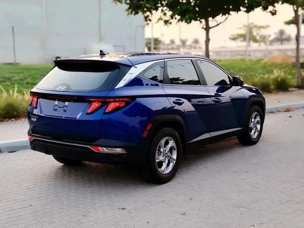 Hyundai Tucson 2023 US specs Clean Title With Original Paint Mid Option With Very Low KM