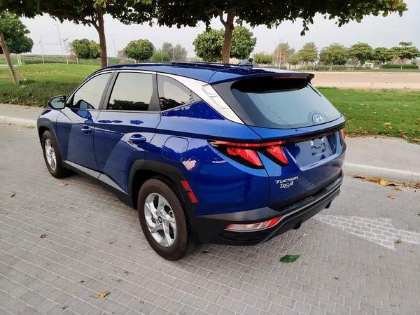 Hyundai Tucson 2023 US specs Clean Title With Original Paint Mid Option With Very Low KM