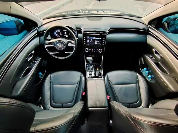 Hyundai Tucson 2023 US specs Clean Title With Original Paint Mid Option With Very Low KM