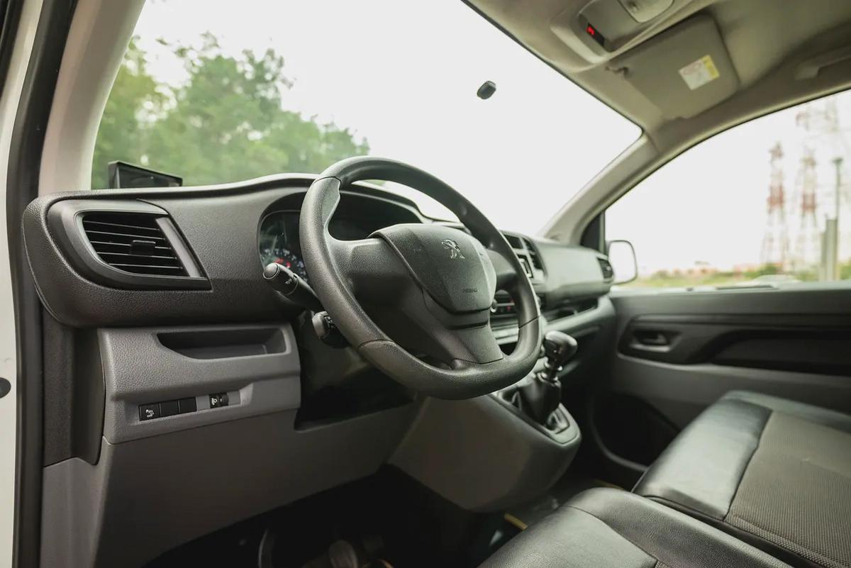 Peugeot Expert | Delivery Van | Manual Diesel | GCC Specs | Ref#P24053-9-9