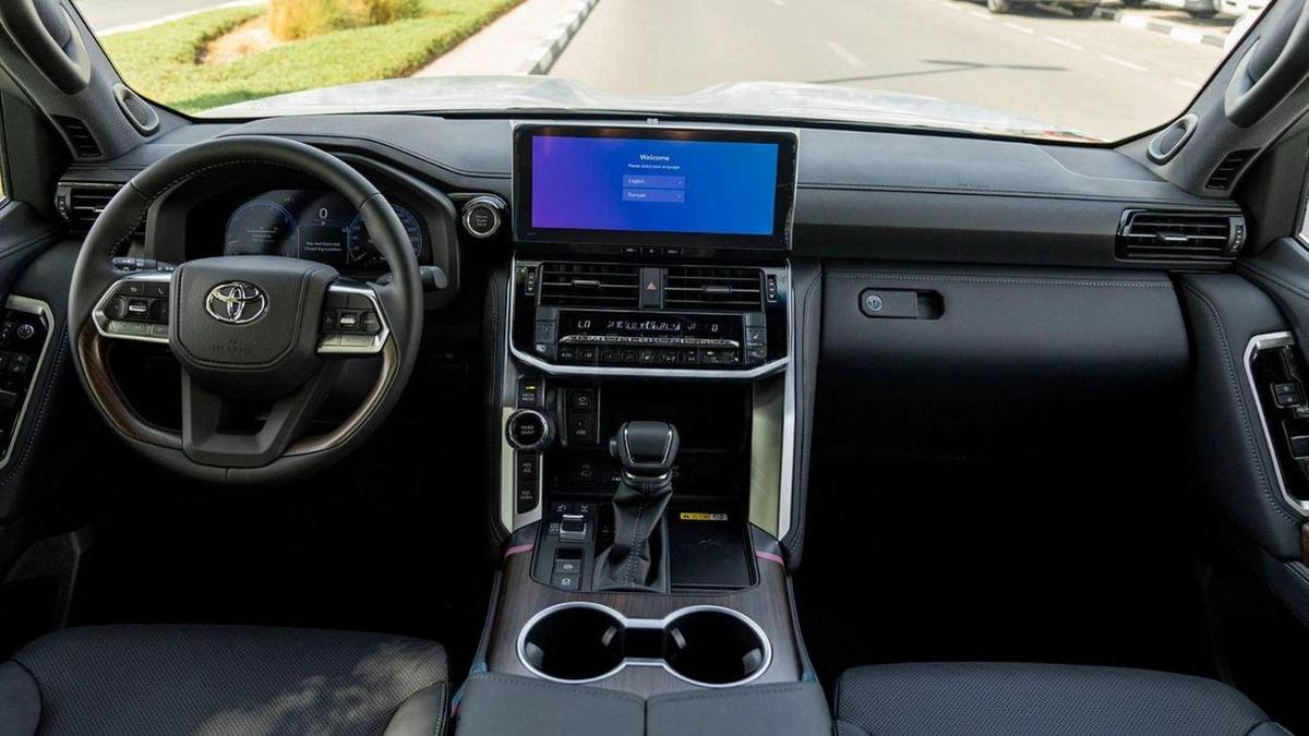 Toyota Land Cruiser LC VX 3.3D\(LHD) TOYOTA LAND CRUISER LC300 VX 3.3D AT MY2025 – BLACK-11-11