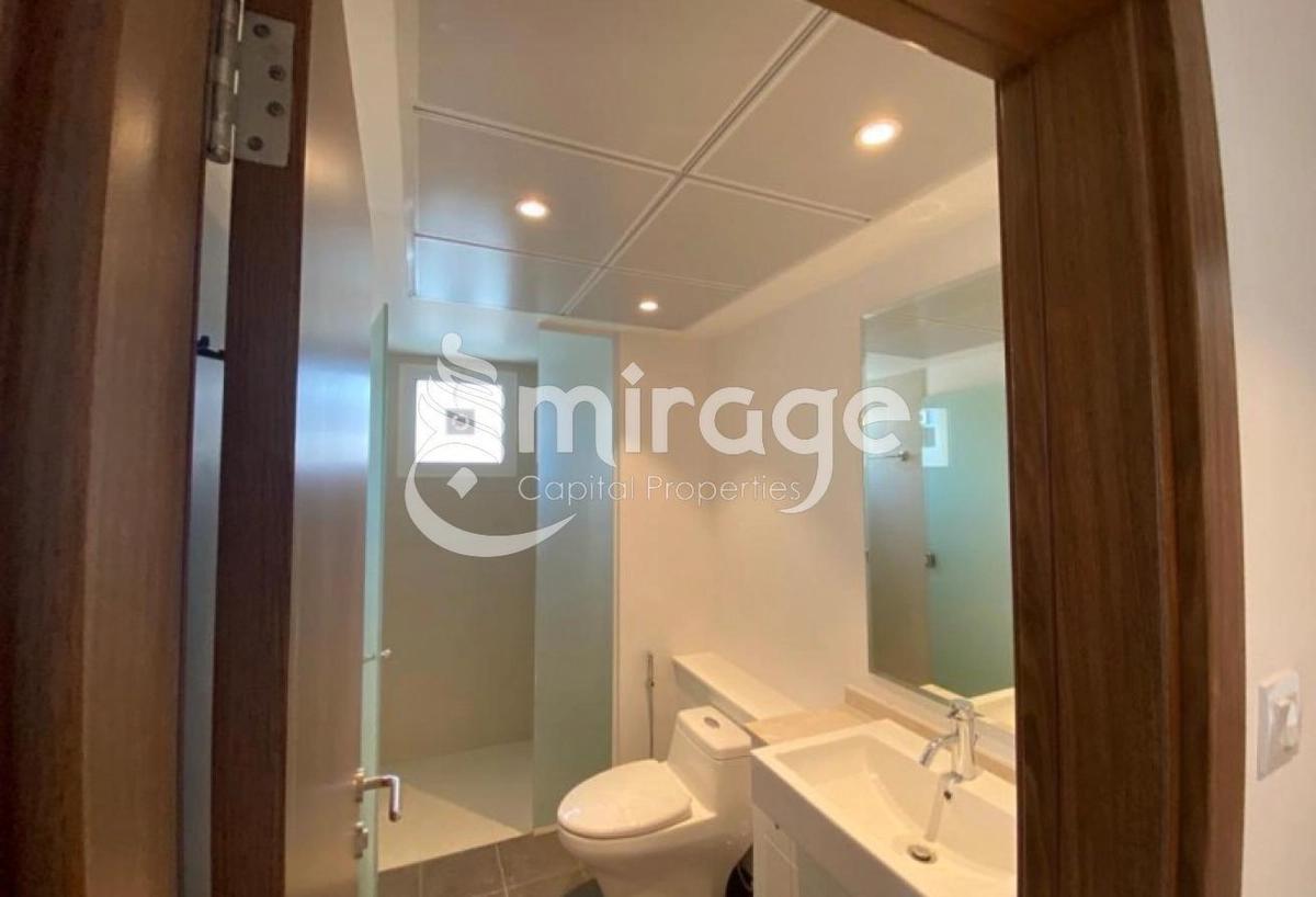 Vacant 3BR TH | Ready To Move | Prime Location-0-landscape