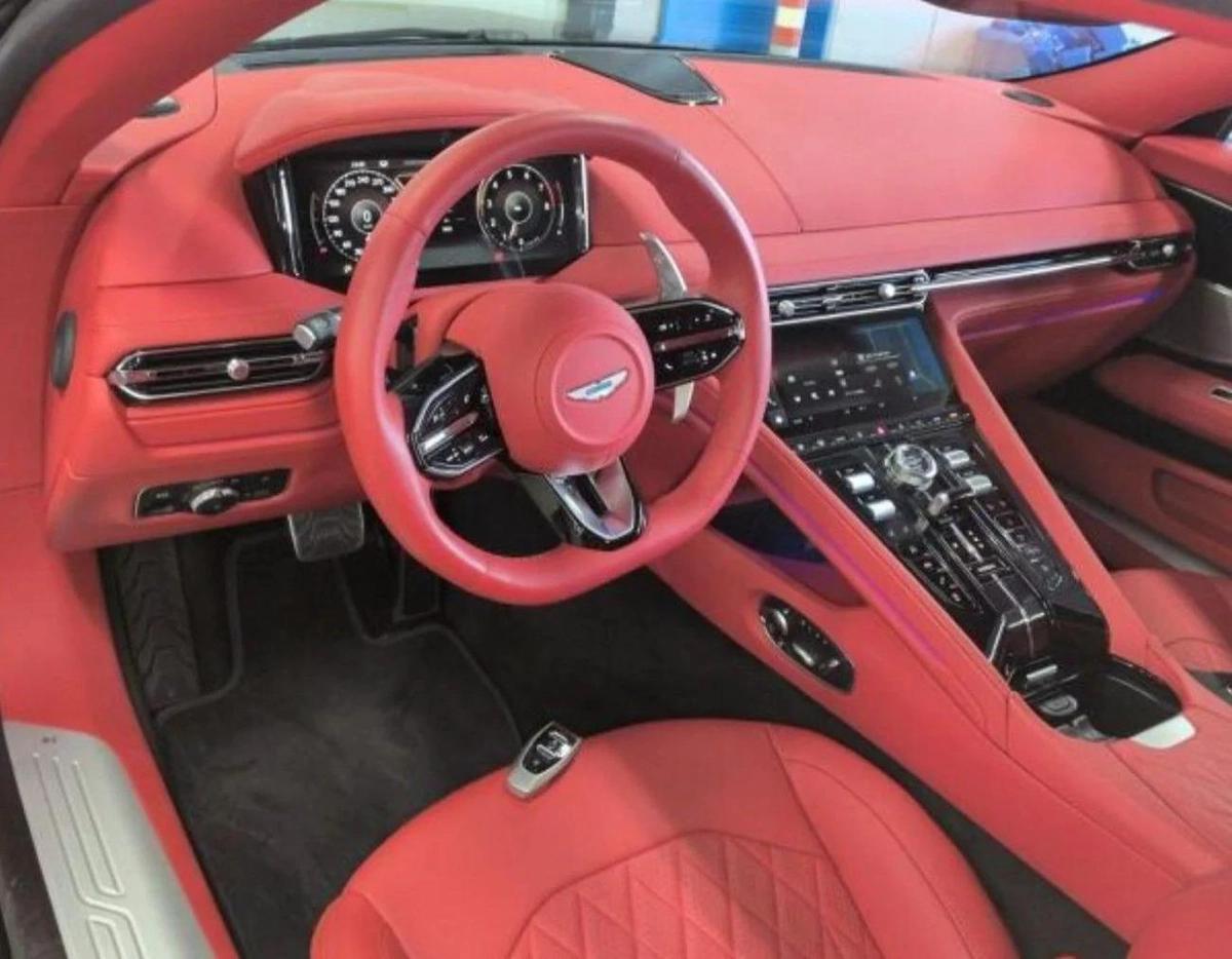 Used Aston Martin DB12 2024-3-3